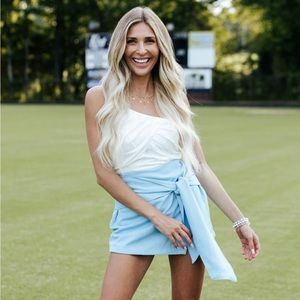 Vestique light blue tie front skort